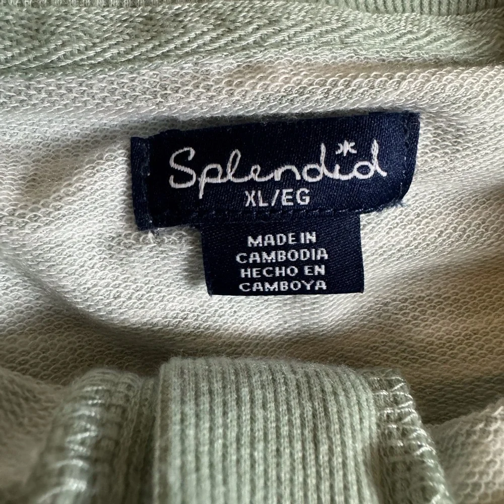 Splendid sage green and white stripe 2 piece loungewear set Size XL